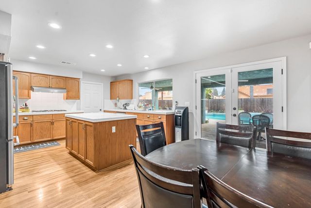 2411 E Salem Avenue, Fresno, CA 93720