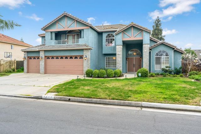 2411 E Salem Avenue, Fresno, CA 93720