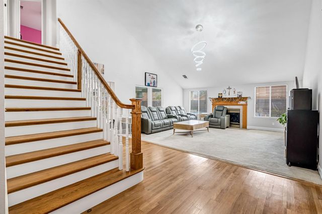 2411 E Salem Avenue, Fresno, CA 93720