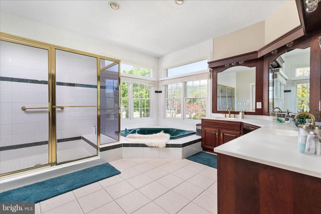 139 TEE CT, New Market, VA 22844