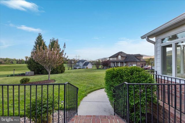 139 TEE CT, New Market, VA 22844