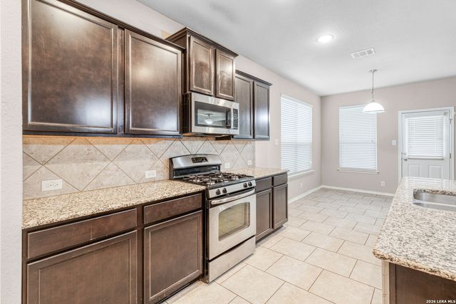 8715 DOVE OAK LN, San Antonio, TX 78254