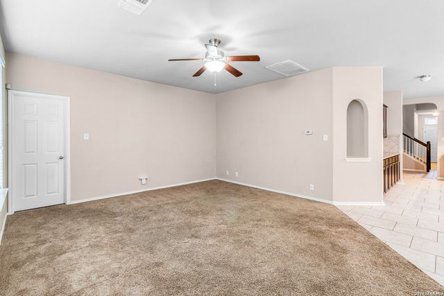 8715 DOVE OAK LN, San Antonio, TX 78254