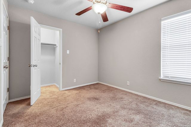 8715 DOVE OAK LN, San Antonio, TX 78254