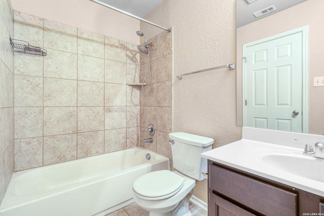 8715 DOVE OAK LN, San Antonio, TX 78254