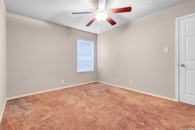 8715 DOVE OAK LN, San Antonio, TX 78254