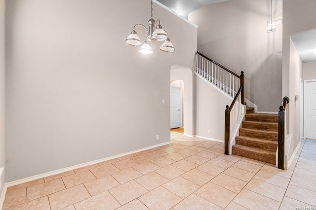8715 DOVE OAK LN, San Antonio, TX 78254