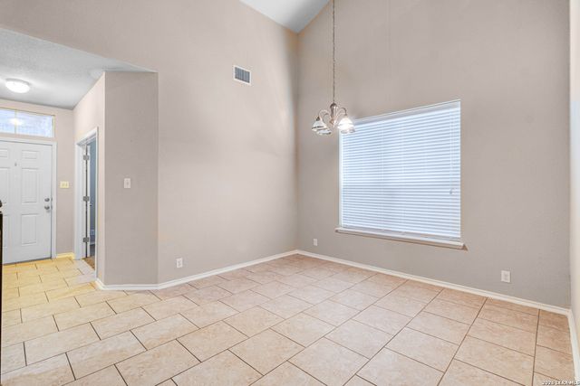 8715 DOVE OAK LN, San Antonio, TX 78254