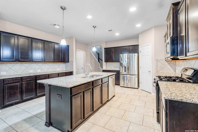 8715 DOVE OAK LN, San Antonio, TX 78254