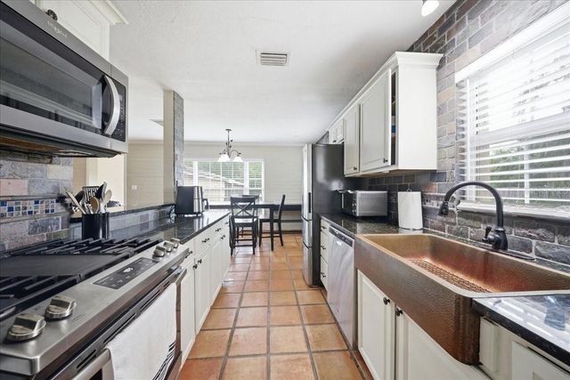 8095 ROSE AVENUE, Orlando, FL 32810