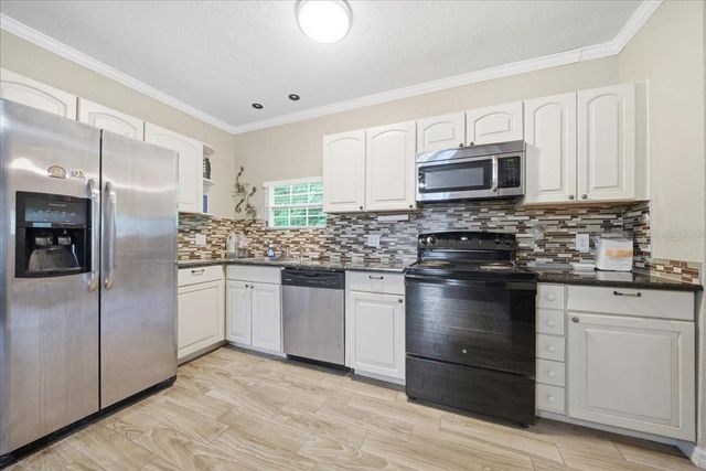 8095 ROSE AVENUE, Orlando, FL 32810