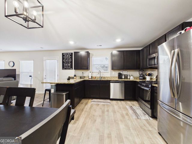 197 Stocks Circle, West Point, GA 31833