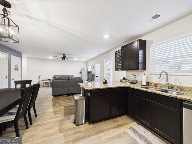 197 Stocks Circle, West Point, GA 31833