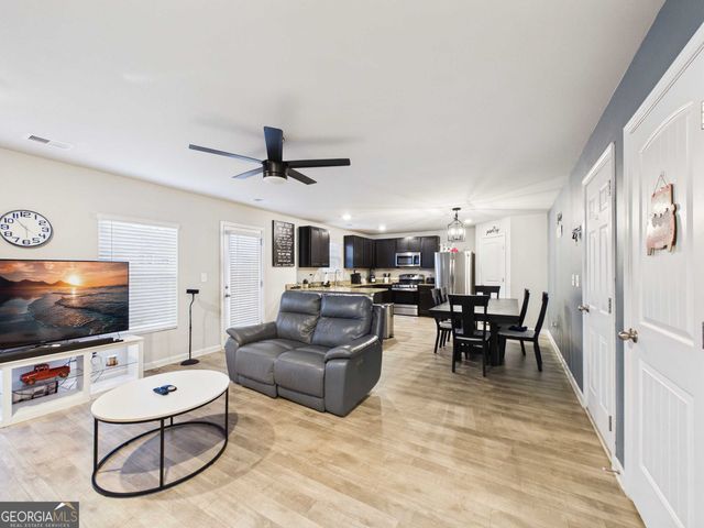 197 Stocks Circle, West Point, GA 31833