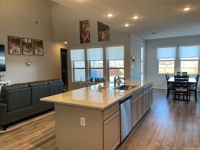 14443 Camperdown, San Antonio, TX 78245