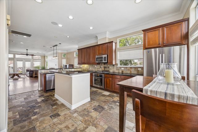 627 Hartman Street, Houston, TX 77007