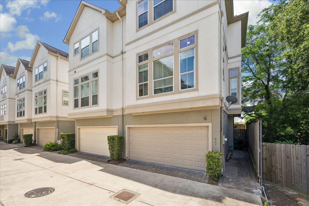 627 Hartman Street, Houston, TX 77007