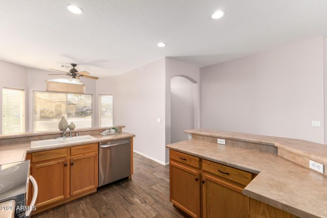 3752 E THUNDERHEART Trail, Gilbert, AZ 85297