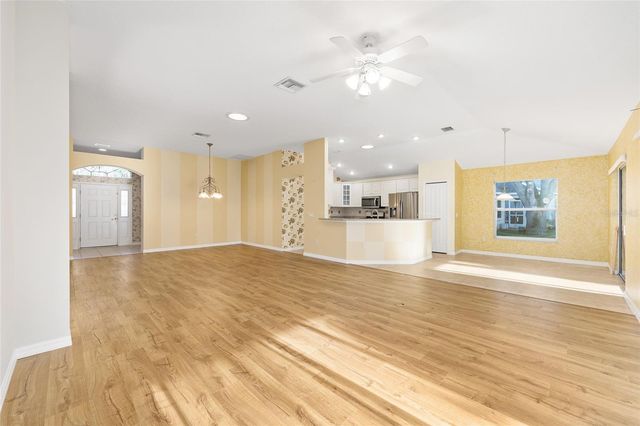 1271 WHEELING WAY, The Villages, FL 32162