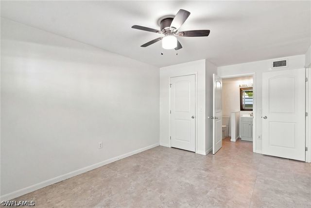 4290 Gulfstream DR 5, Naples, FL 34112