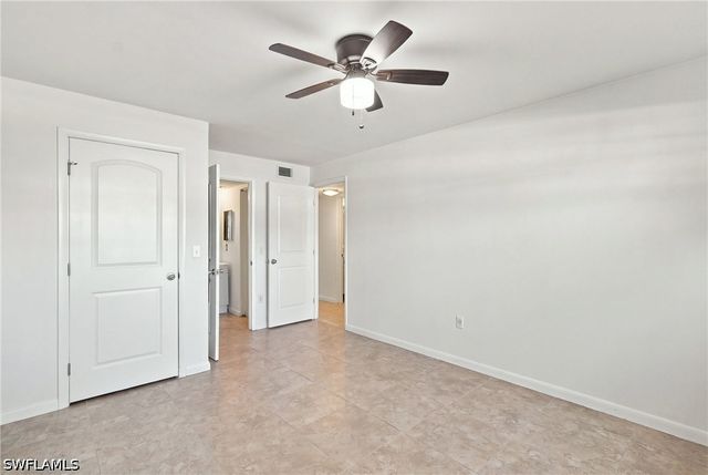 4290 Gulfstream DR 5, Naples, FL 34112