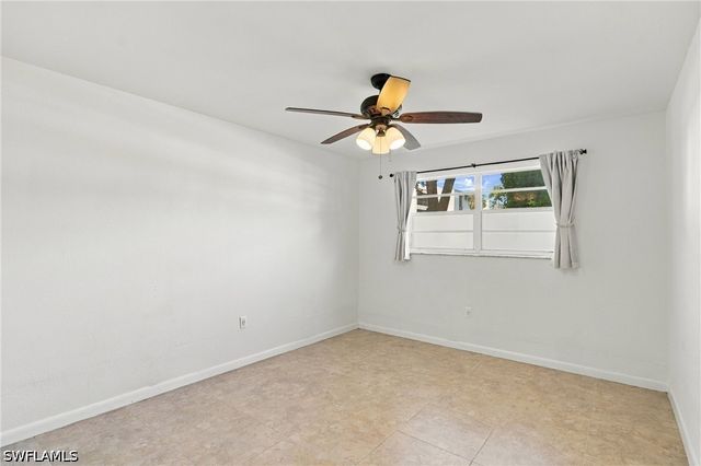 4290 Gulfstream DR 5, Naples, FL 34112