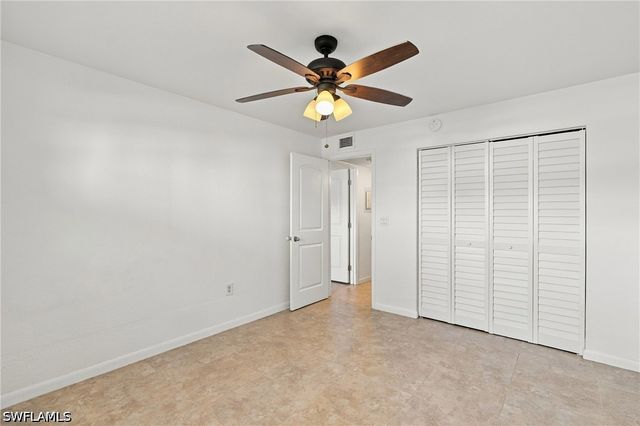4290 Gulfstream DR 5, Naples, FL 34112