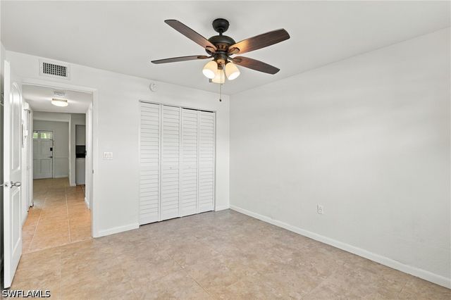 4290 Gulfstream DR 5, Naples, FL 34112