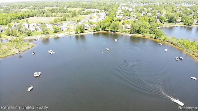 4260 Mccormick Drive, Linden, MI 48451