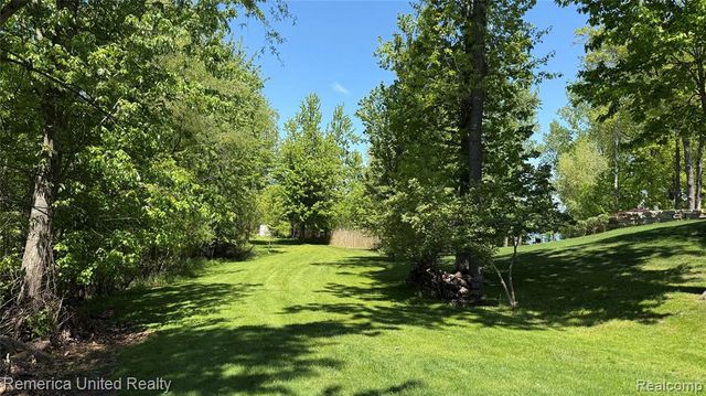 4260 Mccormick Drive, Linden, MI 48451