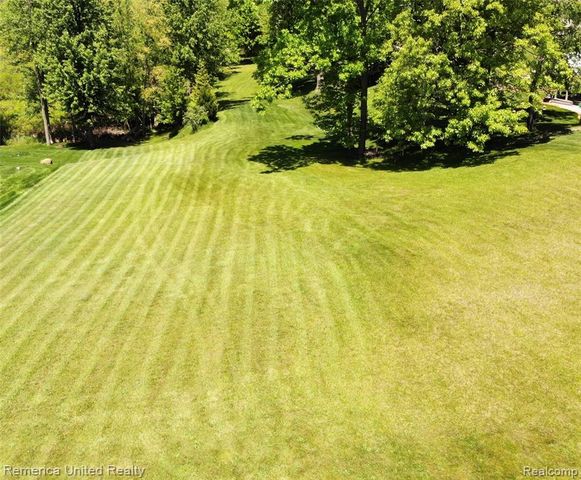4260 Mccormick Drive, Linden, MI 48451