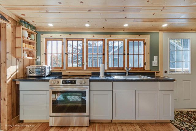 N4563 W Shore Place ROAD, Cambridge, WI 53523