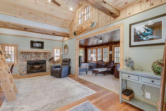 N4563 W Shore Place ROAD, Cambridge, WI 53523
