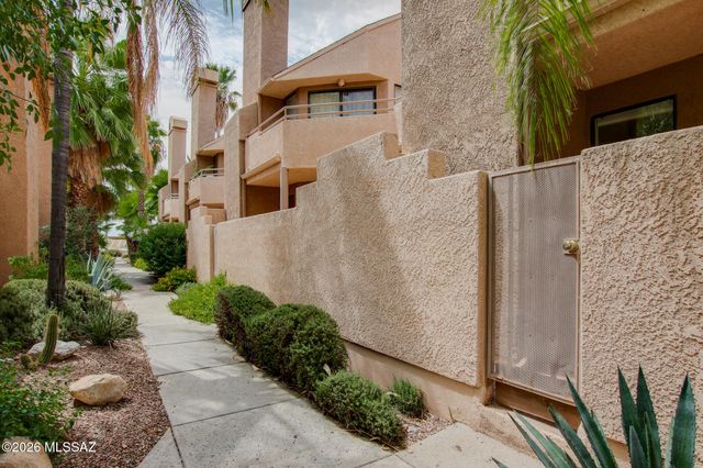 5675 N Camino Esplendora Apt 5124, Tucson, AZ 85718