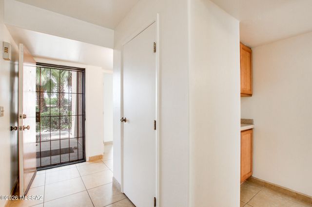5675 N Camino Esplendora Apt 5124, Tucson, AZ 85718