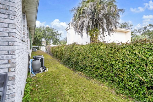 1227 Twin Bay Drive, Fort Walton Beach, FL 32547