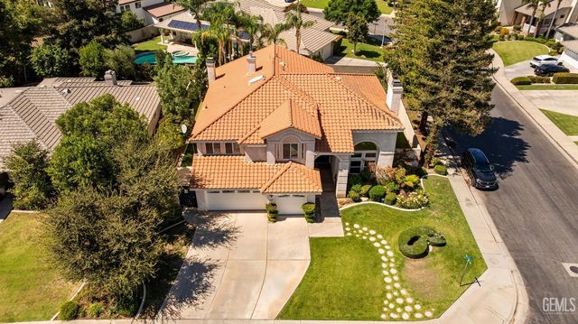 1001 Sungro Way, Bakersfield, CA 93311