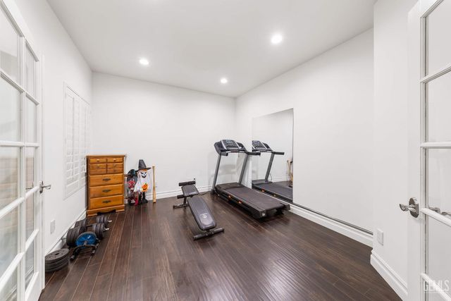 1001 Sungro Way, Bakersfield, CA 93311