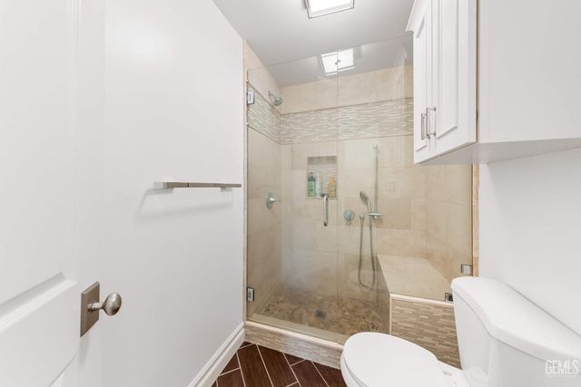 1001 Sungro Way, Bakersfield, CA 93311