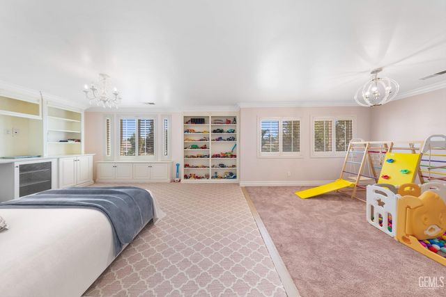 1001 Sungro Way, Bakersfield, CA 93311