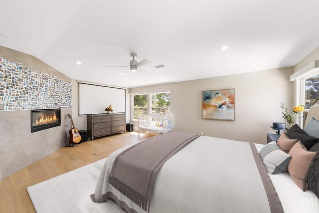 1001 Sungro Way, Bakersfield, CA 93311