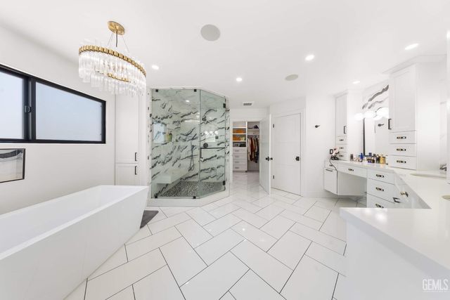 1001 Sungro Way, Bakersfield, CA 93311