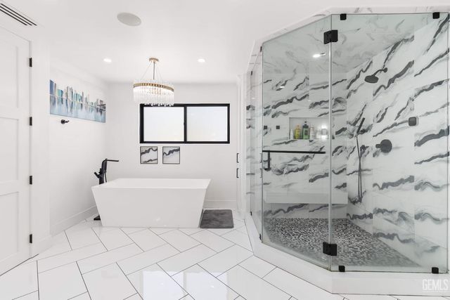1001 Sungro Way, Bakersfield, CA 93311