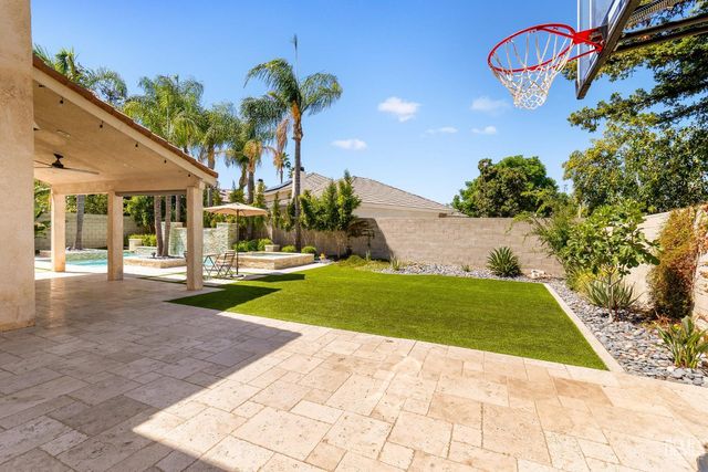1001 Sungro Way, Bakersfield, CA 93311