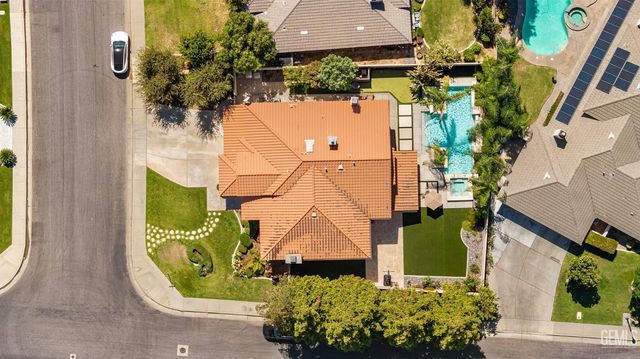1001 Sungro Way, Bakersfield, CA 93311
