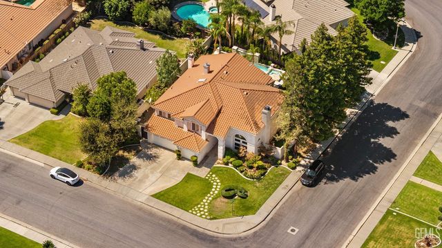 1001 Sungro Way, Bakersfield, CA 93311