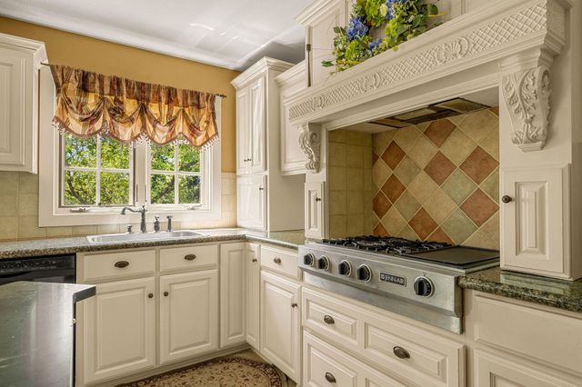 966 Bear Creek Road, Walnut Shade, MO 65771