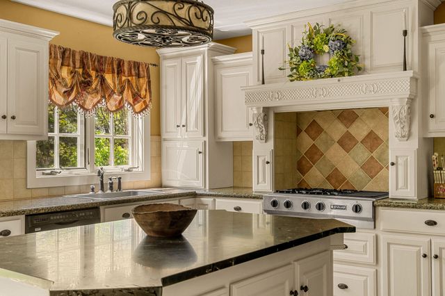 966 Bear Creek Road, Walnut Shade, MO 65771
