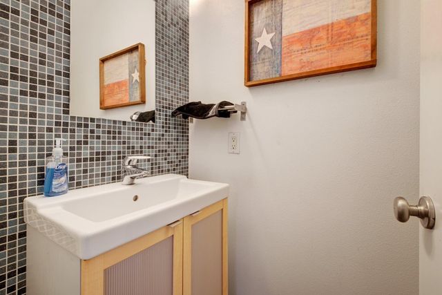 616 W 35th ST A, Austin, TX 78705