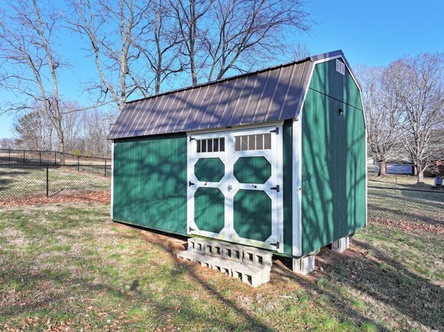 12 Haven Way, Westmoreland, TN 37186